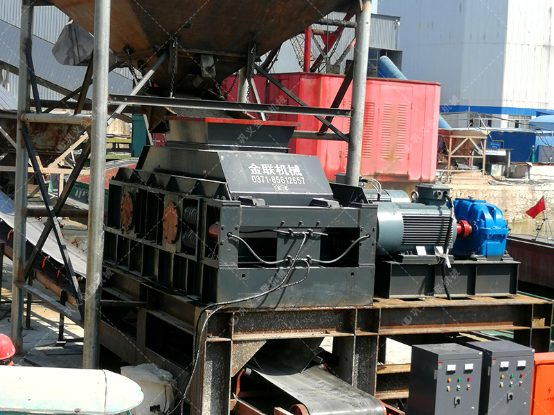 青石和河卵石哪個(gè)制砂好？用對(duì)輥破碎機(jī)怎么樣？