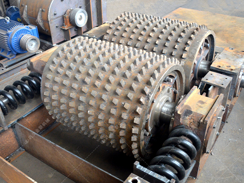 高鈣石灰石破碎難題？雙齒輥破碎機(jī)為您一一化解