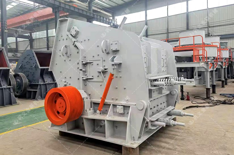 青石破碎機(jī)|青石頭破碎機(jī)生產(chǎn)廠家|青石破碎機(jī)生產(chǎn)線價(jià)格|多少錢一臺(tái)